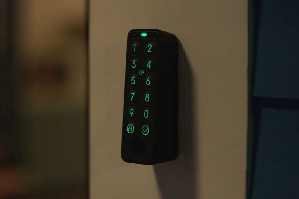 智能門鎖 Keypad Touch 鍵盤的背光，讓您在黑暗中可以輕鬆輸入密碼